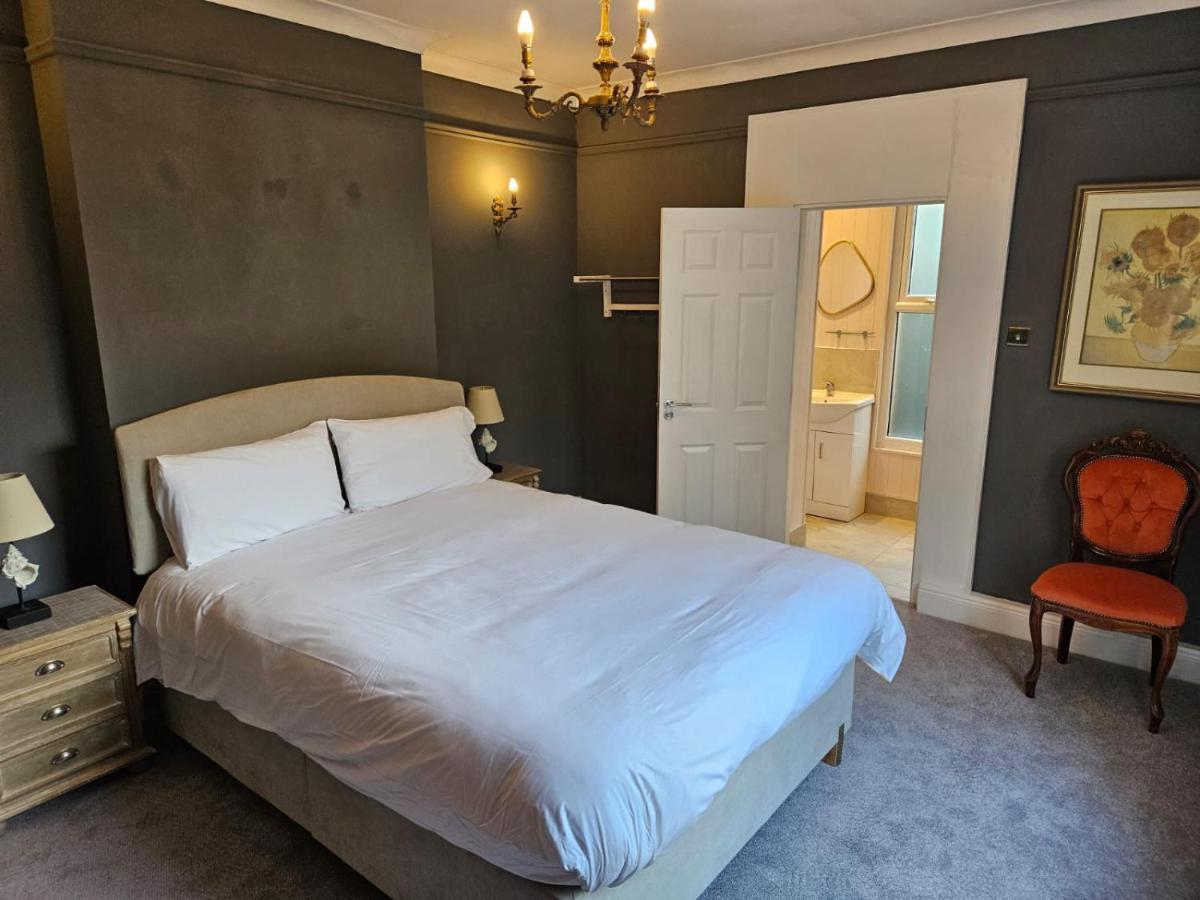 Boutique Guest House กัลเวย์ ภายนอก รูปภาพ